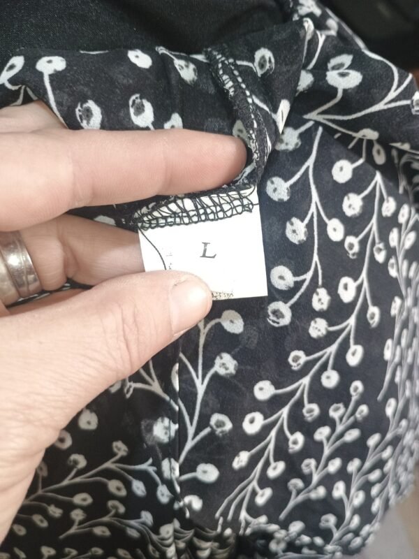 Vestido midi negro estampado floral blanco – talla L