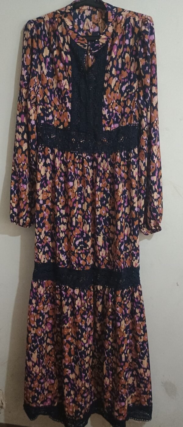 Vestido midi estampado boho con encaje negro SHEIN – talla M