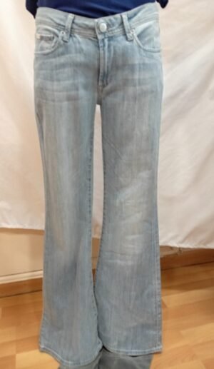 Jeans campana Zara Woman Premium Collection talla 42