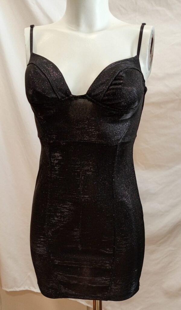 Vestido negro ajustado con brillo – efecto corset – fiesta