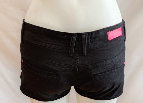 file_00000000b98471f48788ddee931426ce Short negro Bershka talla 34 XS denim verano