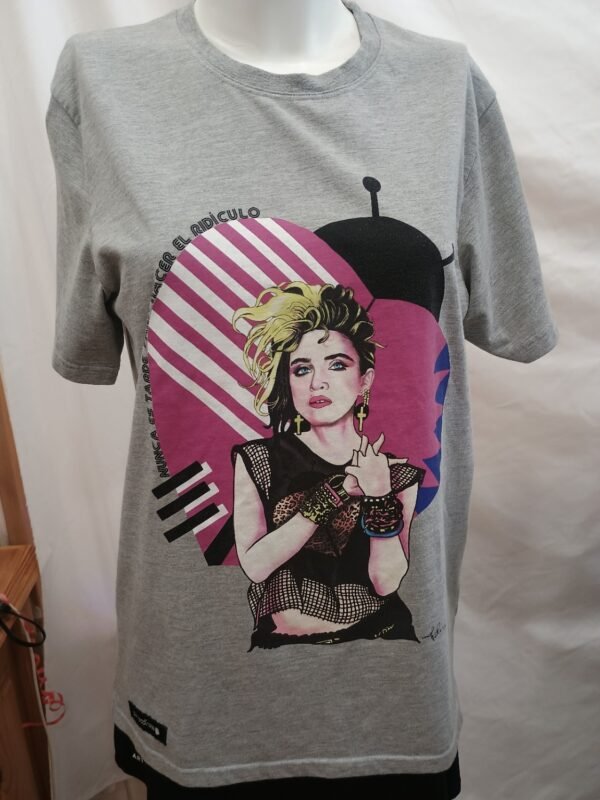camiseta gris estampado retro chica talla M
