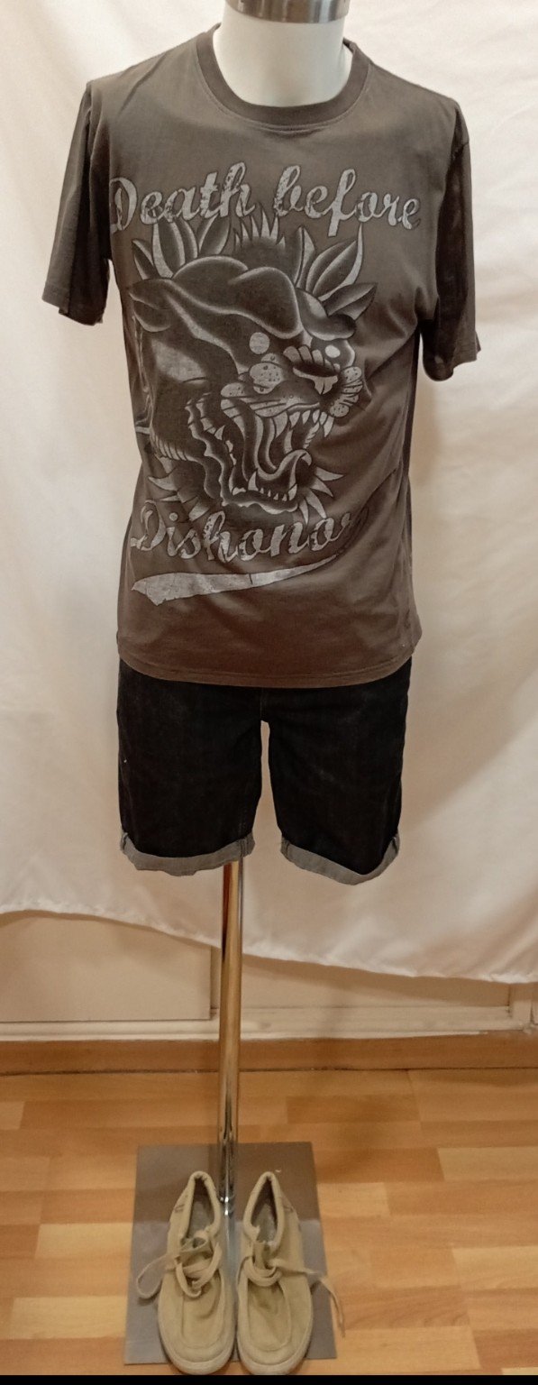 file_000000002bf471f4aac8a94165ebf59b Outfit casual urbano con camiseta estampada + bermuda vaquera L