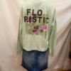 file_00000000661071f4a4bafdd0ec6f5af4 Outfit mujer sudadera verde pastel y falda vaquera