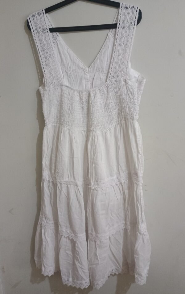 file_000000007328724385f45b2e143fcedd Vestido blanco boho con encaje Talla única