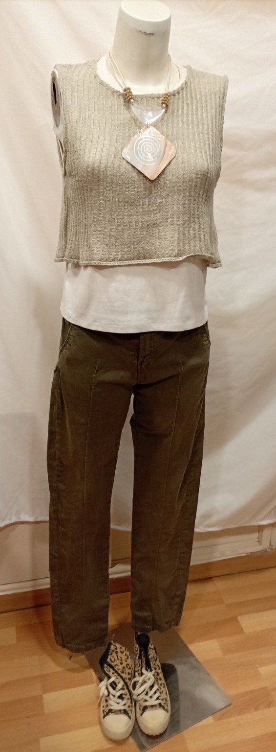 Outfit casual mujer beige y kaki Zara Bershka talla M 44