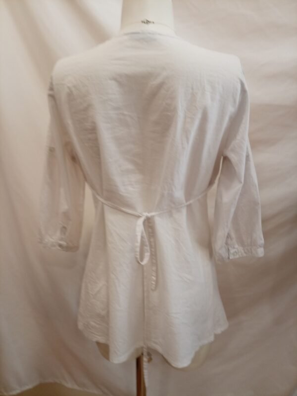 Blusa blanca Mice Swan boho con bordados y mangas 3/4 – Talla L